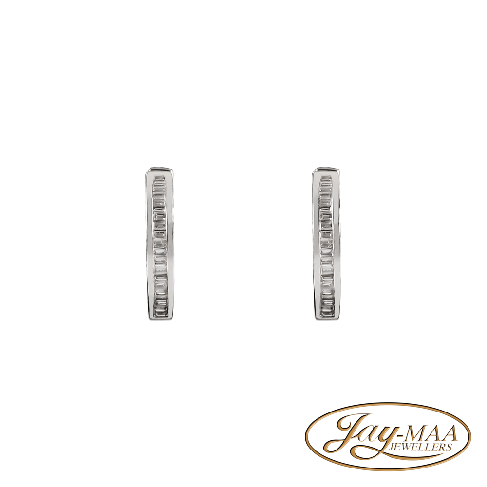 Jewellery-Ad-Social-Media-Jay-Maa-Jewellers-White-Gold-Diamond-Earrings-03-FRONT